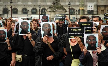 Troy_Davis_Paris_demo