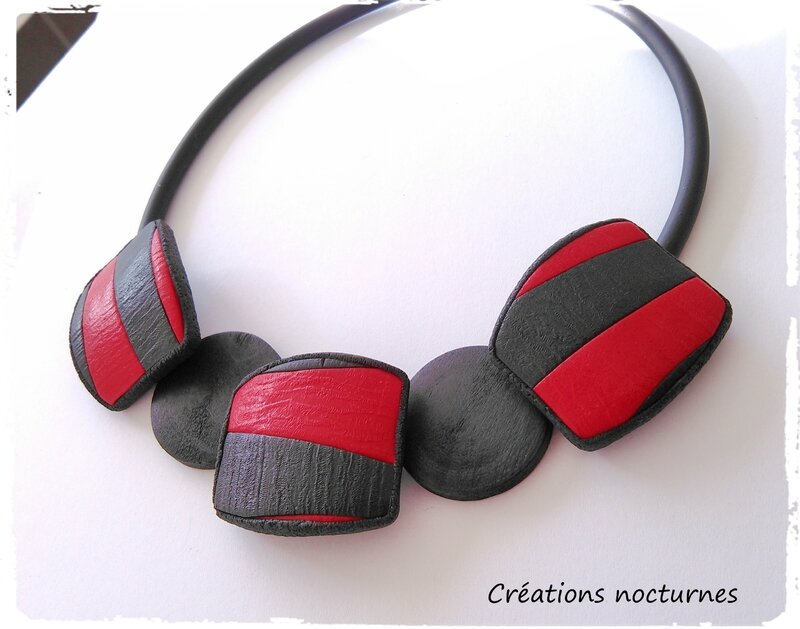 Noir et rouge texturé collier 2