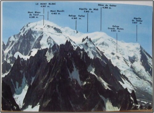 0 74 Argentières - Aiguilles de Chamonix et le Mont Blanc vierge