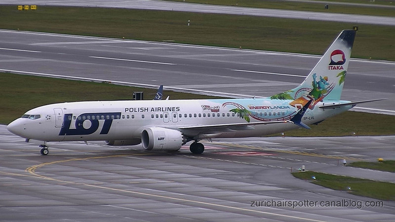 Boeing 737-8 MAX Energylandia (SP-LVL) LOT Polish Airlines2-