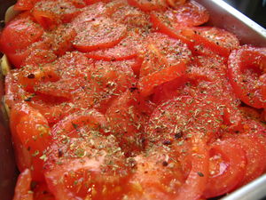 pav_s_de_lieu_jaune_sur_lit_de_patates_nouvelles__oignon_tomates_et_c_pres_au_barbecue_06