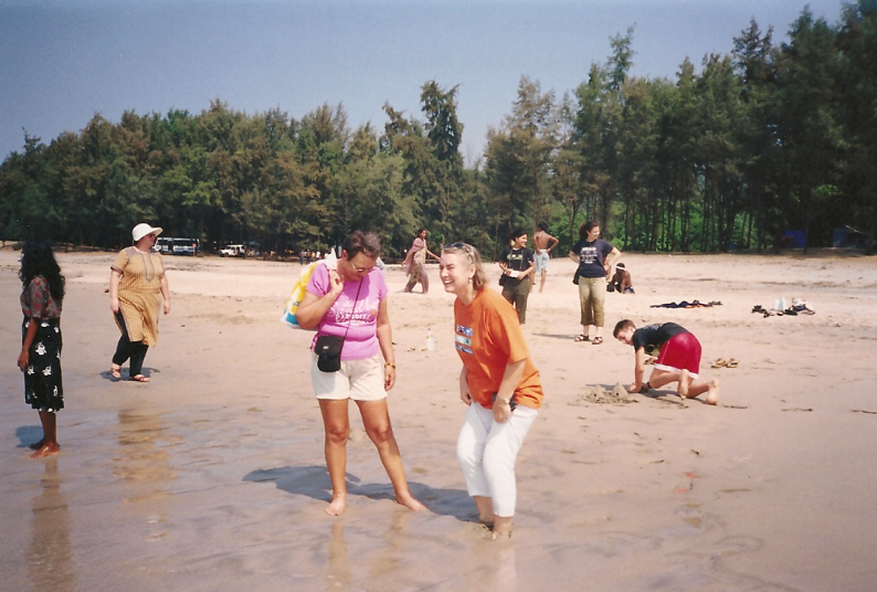 Entre Alibag et Murud Janjira - sur une plage avec les personnels de Pen School