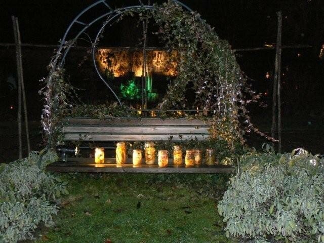 Banc en bois sous pergola à Wesserling - Noël au Jardin (68)