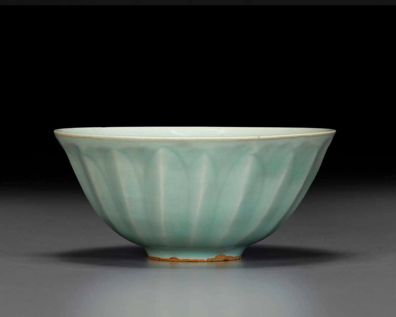 A Longquan celadon carved 'lotus' bowl, Southern Song-dynasty (1127-1279)