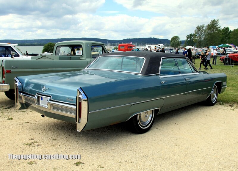 Cadillac de ville hardtop sedan de 1966 (Retro Meus Auto Madine 2012) 02