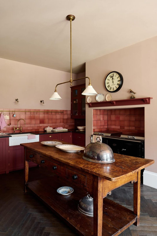real-shaker-devol-kitchen-antique-prep-table-pink-tiles-nordroom-1001x1500