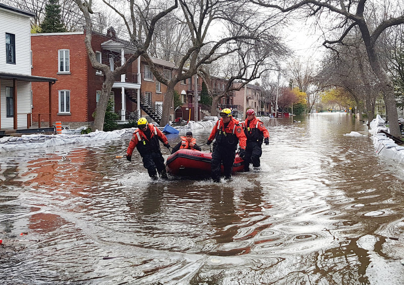 2017_Quebec_Floods_-_Montreal_34416135641