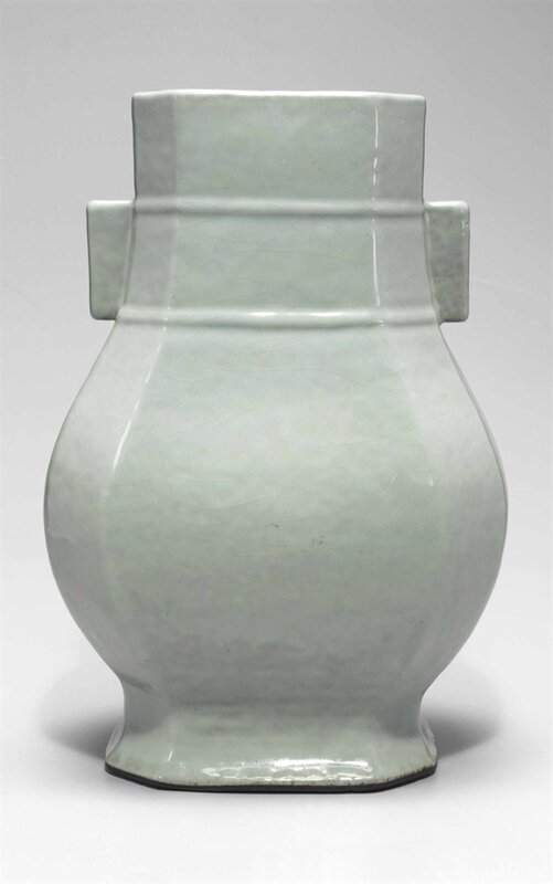 A Guan-type faceted hu-form vase, 18th century