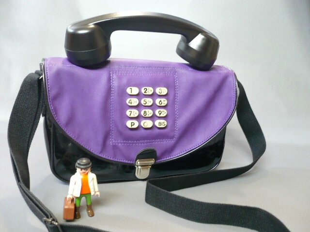 Le téléphone violet