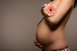 ventre-de-femme-enceinte-avec-fleur-istock-000012389970small-10860_jpg-10860-260x260