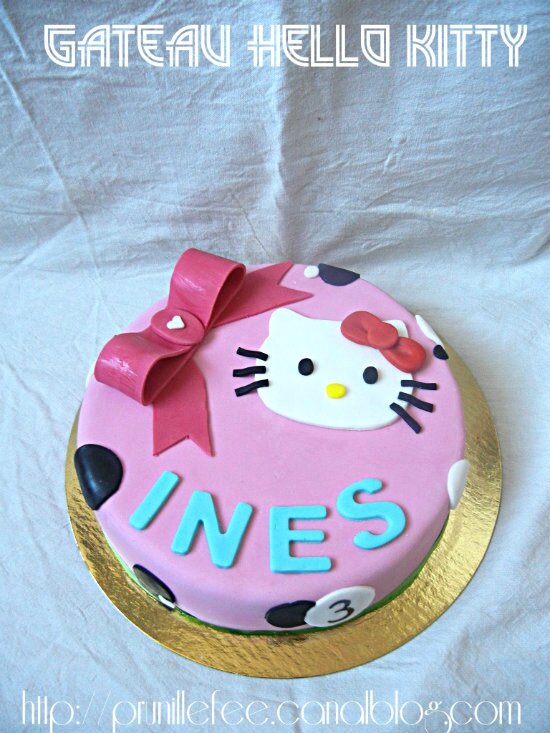 gateau hello kitty prunille fait son show