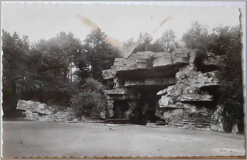 Cambrai - Jardin public - La grotte