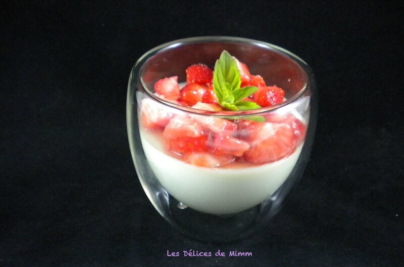Panna cotta pistache et tartare de fraises 5