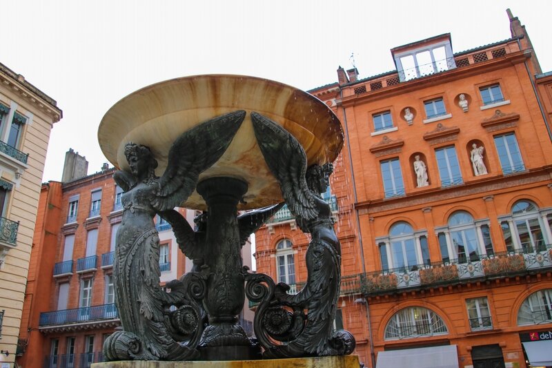 La fontaine de la place de la Trinité