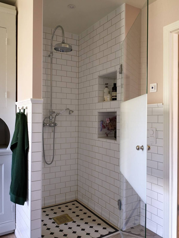shower-white-subway-tiles-nordroom-1125x1500