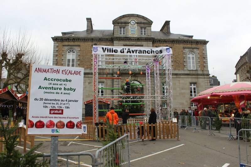 Avranches place Littré marché de Noel 2014 escalade