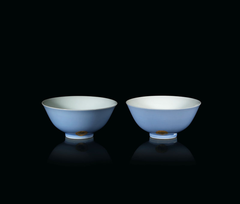 2022_PAR_19770_0504_001(paire_de_bols_en_porcelaine_clair-de-lune_chine_dynastie_qing_marques123549)