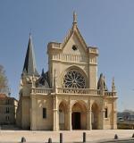 800px-Church_of_Notre-Dame_in_Chatou_001