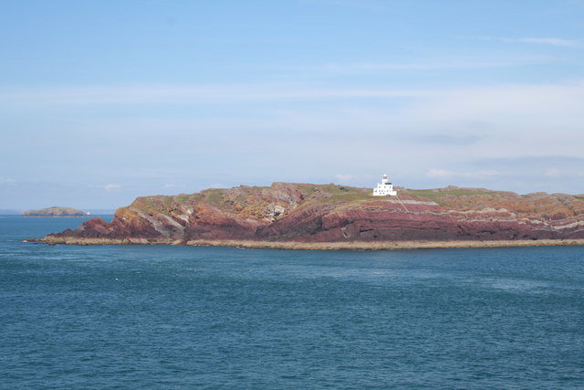 Lighthouse_on_Quarry_Point__Skokholm_Island___geograph