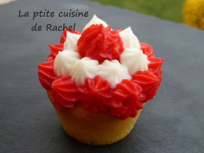 cup cake rouge et blanc