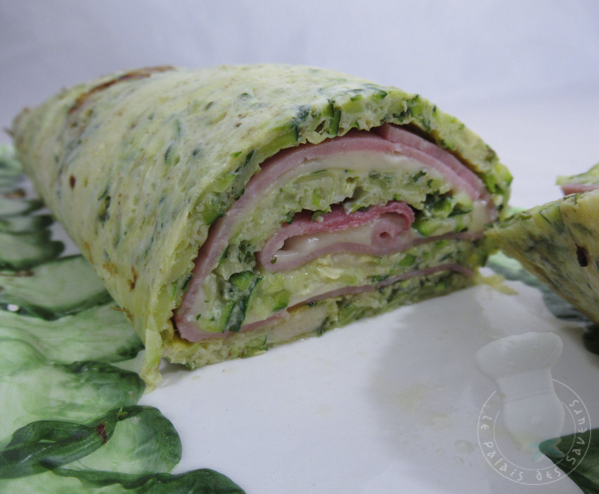 Roulé aux courgettes, jambon et fromages