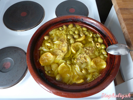 Tajine de poulet aux olives et citron -- 5