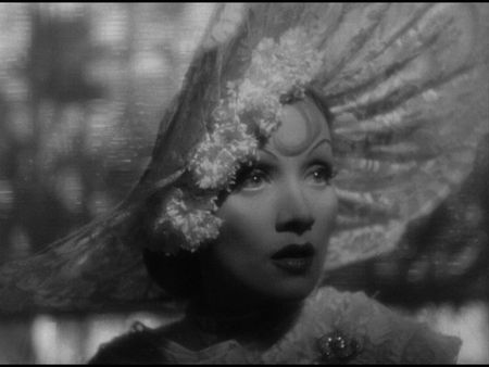 a_Josef_von_Sternberg_The_Devil_Is_a_Woman_le_femme_et_le_pantin_Marlene_Dietrich_PDVD_014
