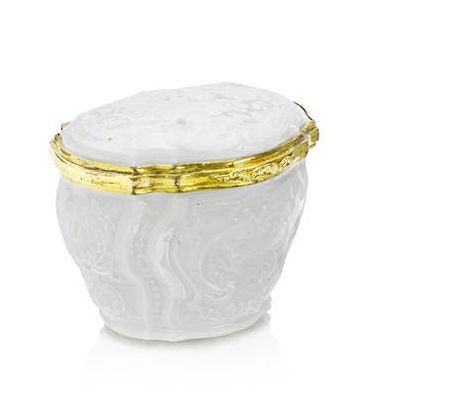 A_Meissen_gilt_metal_mounted_snuff_box__circa_1737_402
