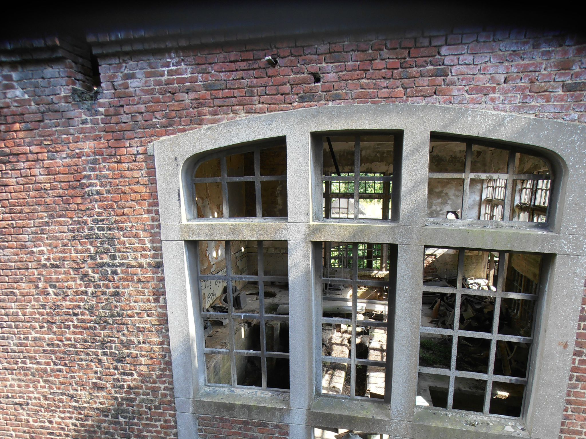 Marcasse - Salles des compresseurs - 20120702_21