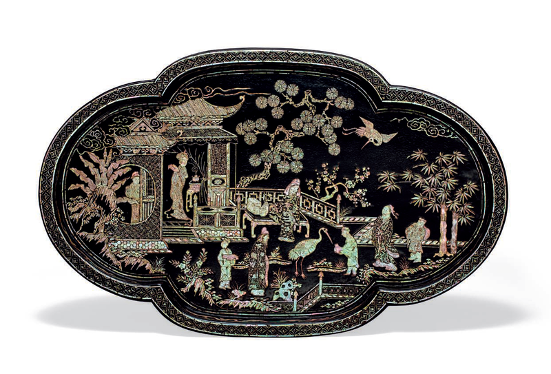 A large mother-of-pearl inlaid black lacquer quatrefoil tray, Ming dynasty, 16th century