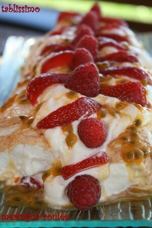 meringue roulée aux fraises recettes dessert Tarte aux fruits rouges meringuée, parce que cest vraiment super bon !