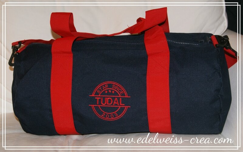 Sac polochon bleu marine et rouge - Tudal star since 2003 - Cadeau utilie et personnalisé