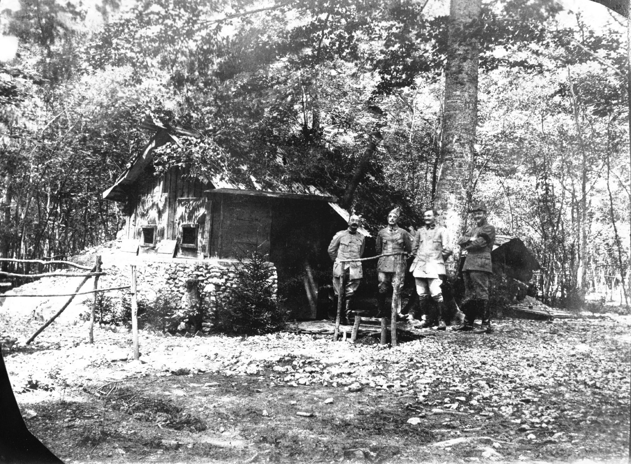 Album R. Verney p.007 droite haut