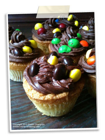Cupcake au coeur beurre de cacahuètes glaçage au chocolat et M&Ms Peanut butter recettes Cupcake au coeur beurre de cacahuètes glaçage au chocolat et M&Ms Peanut butter