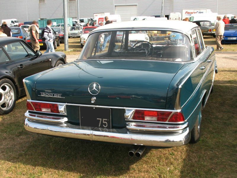 Mercedes300SEW112ar1