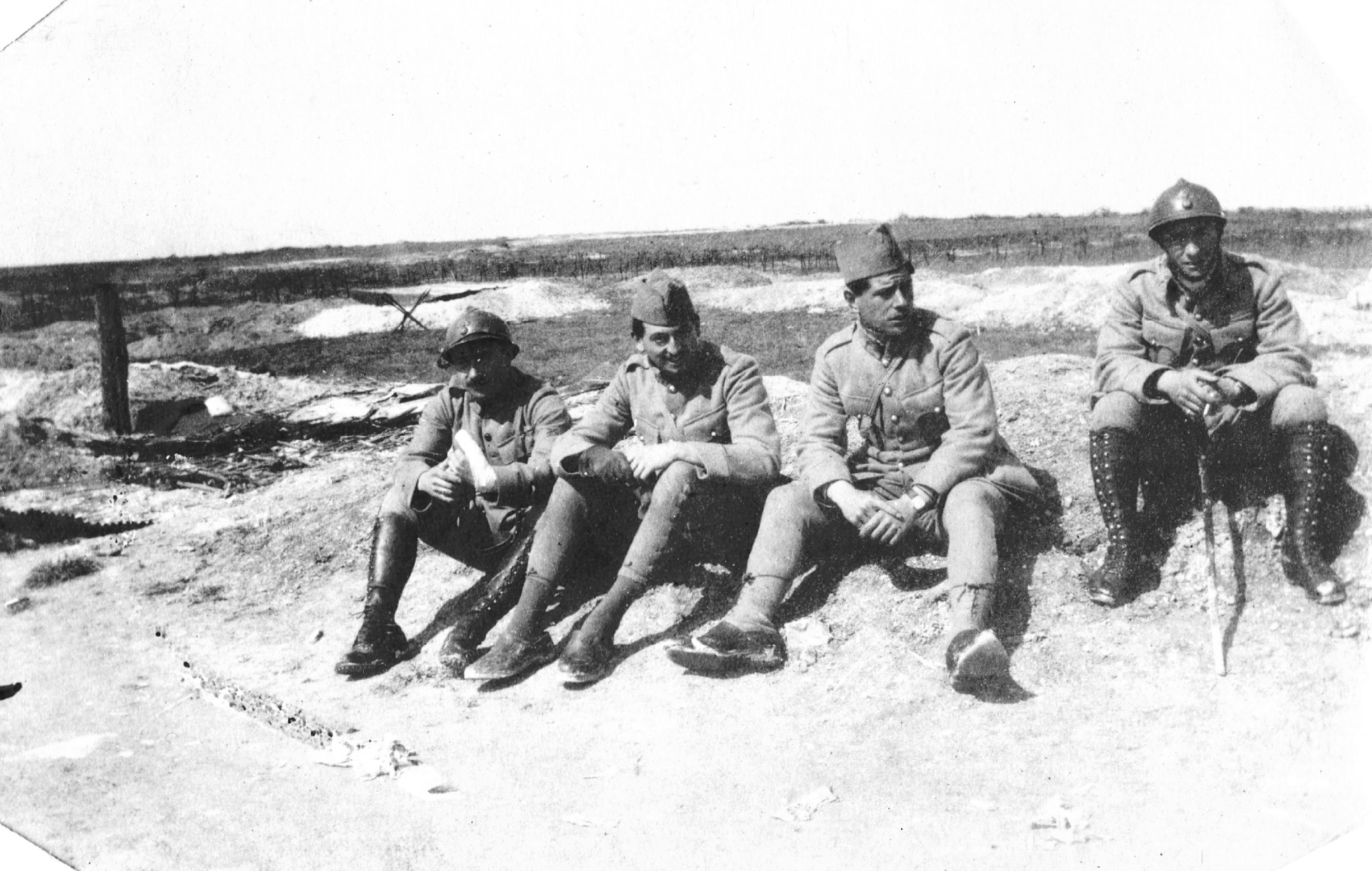 Album R. Verney p.205 gauche bas
