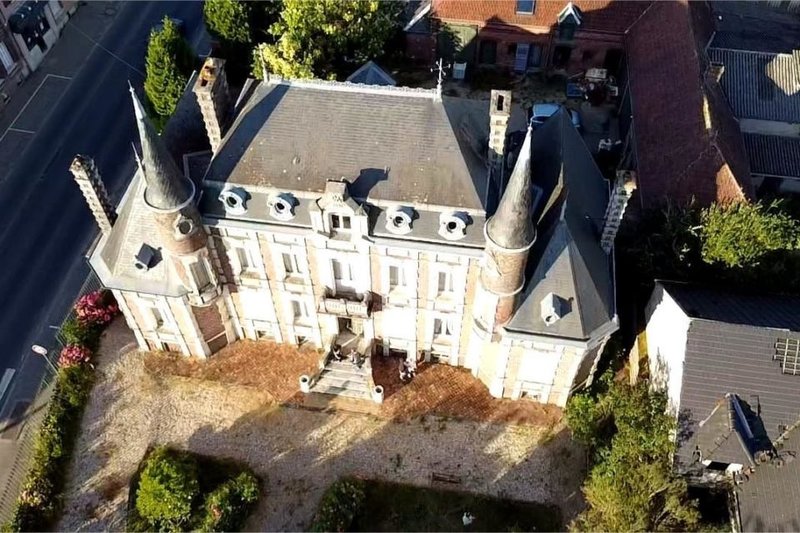 ok-chateau-drone1-960x640