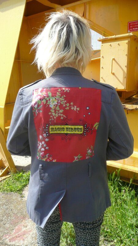 Veste carré rouge 