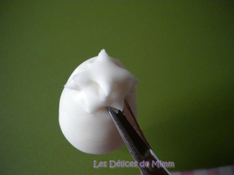 Tutoriel pour faire des petits sapins en pâte à sucre ou en pâte d'amandes 3