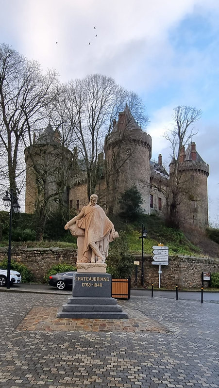 Combourg Le Château de Chateaubriand ( 35 )