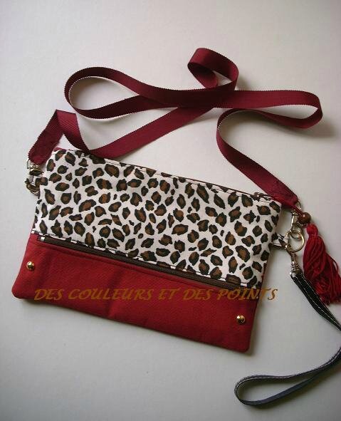 POCHETTE ROUGE MOTIF ANIMAL BIS