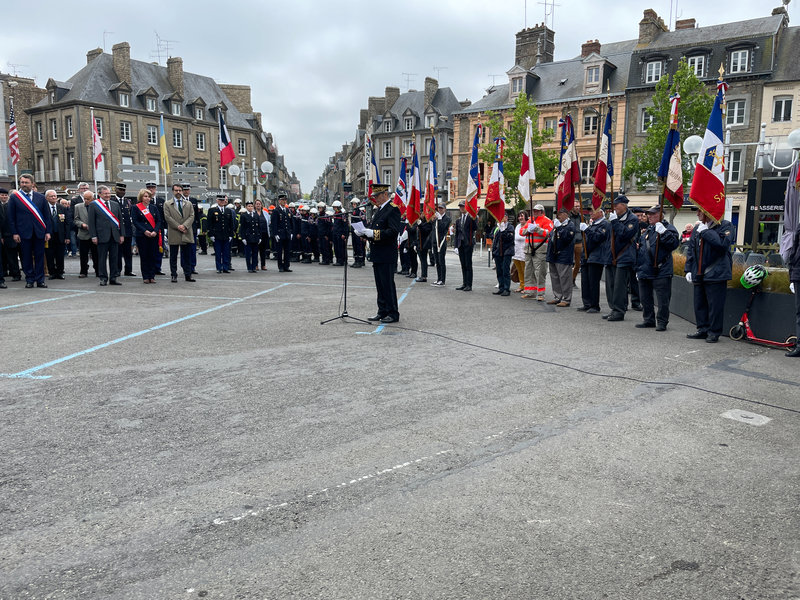 commémoration_victoire_8 mai 1945_Avranches_8 mai 2022_place Littré_Gilles Traimont_sous préfet