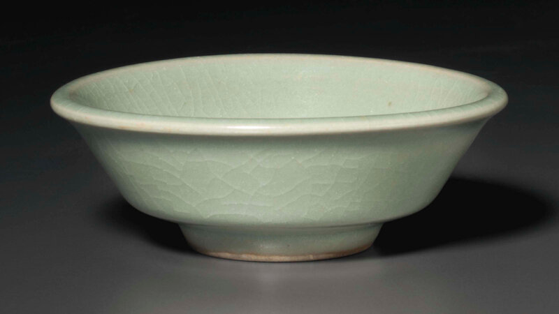 A small Longquan celadon washer, Southern Song dynasty (1127-1279)