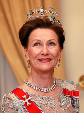 A l’occasion de la visite de la Reine de Norvège à ROUEN, le pouvoir doux normand intéresse le Breton Le Drian…
