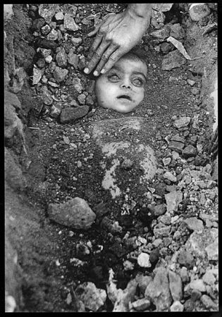 burial_of_an_unknown_child