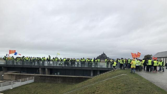 gilet jaunes mt st michel6