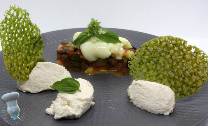 Pistou de légumes, oeuf poché, quenelles de brandade