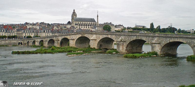 Pont_Jacques_Ange_Gabriel