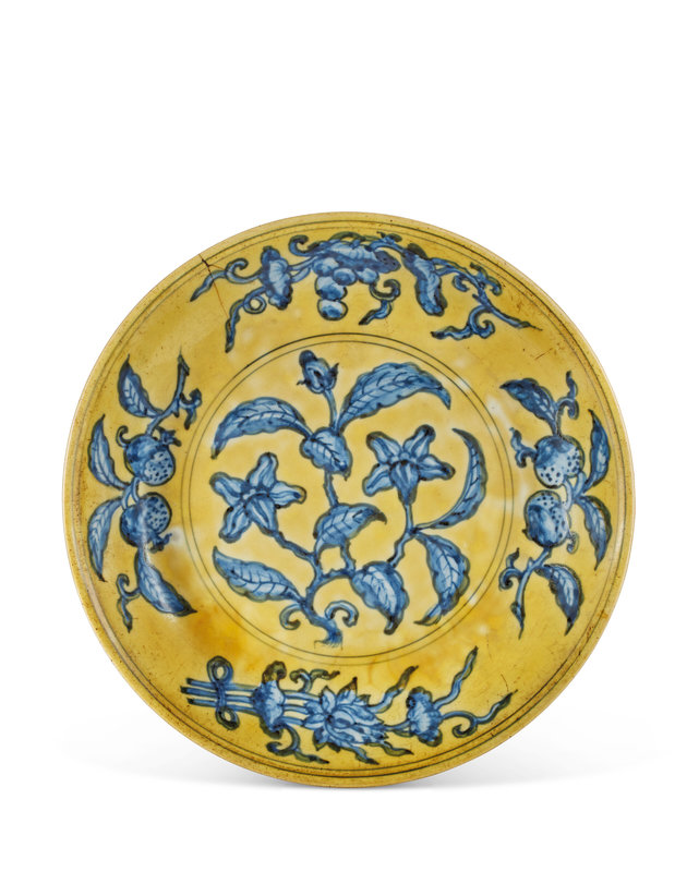 A yellow-ground blue and white 'gardenia' dish, Zhengde six-character mark and of the period (1506-1521)