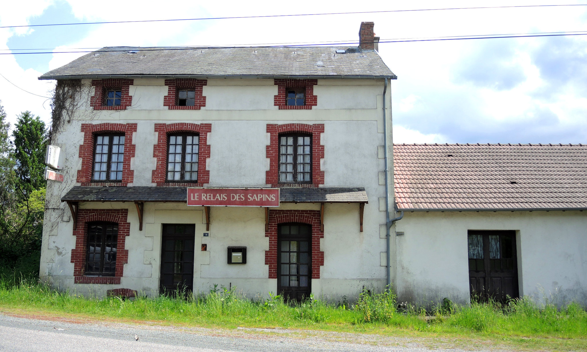 Sur la route, ancienne auberge (23)